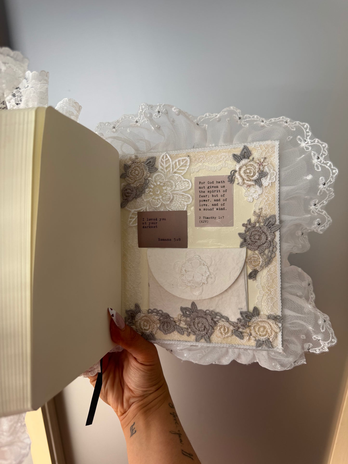 THE NEUTRAL CUSTOM STUDY BIBLE