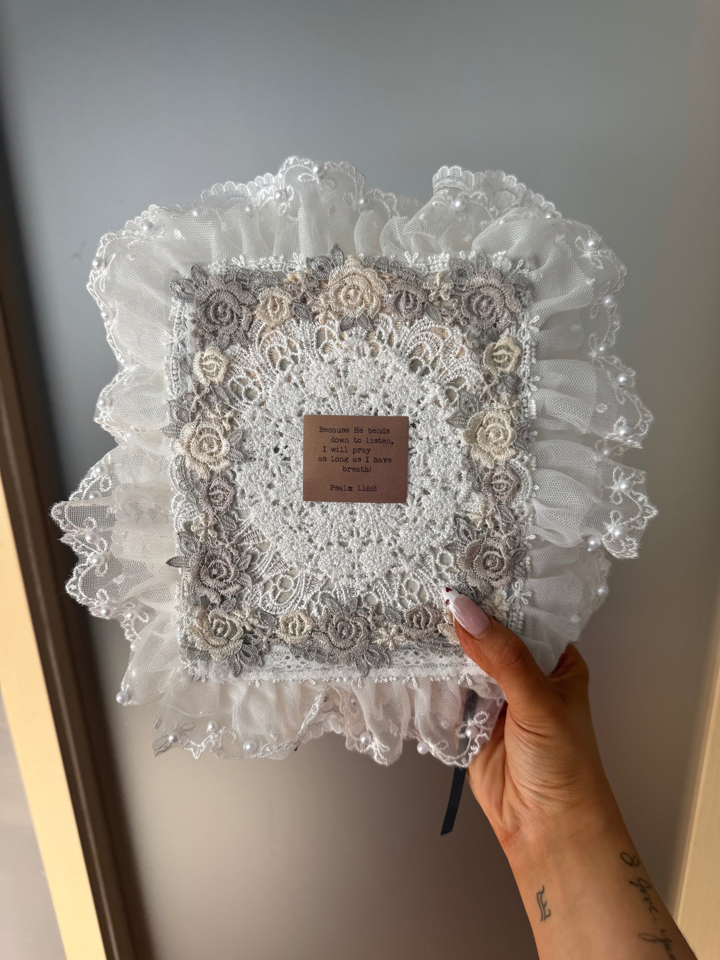 THE NEUTRAL CUSTOM STUDY BIBLE