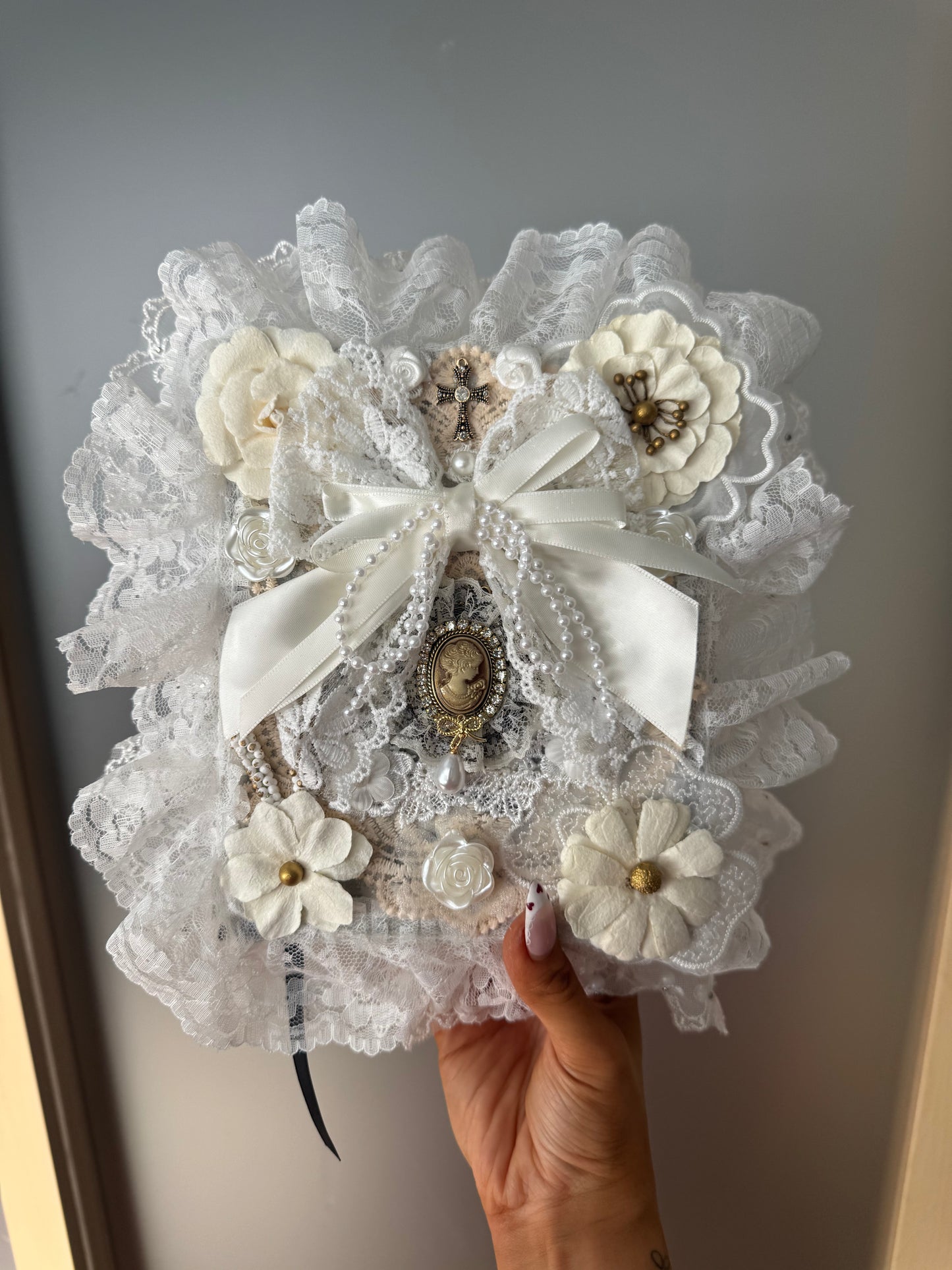 THE NEUTRAL CUSTOM STUDY BIBLE